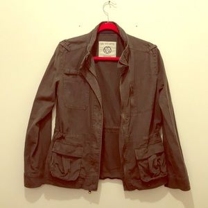 Adjustable waist utility jacket